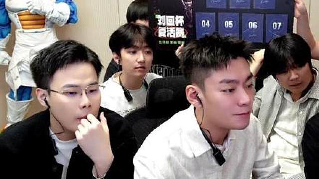 “刘回说少年龙木自愿退赛和败决定顺位上场接替龙木位置”