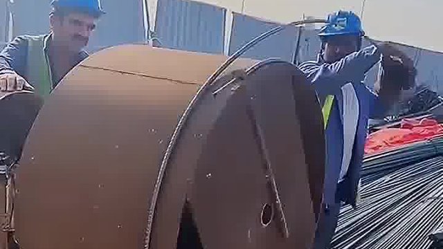 大哥缠钢筋神操作