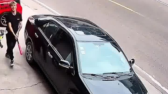 小伙子是个狠人