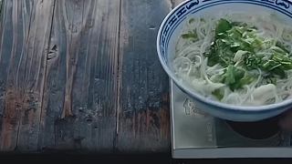 表面上收的是保護(hù)費(fèi)，其實(shí)收的是物業(yè)費(fèi)