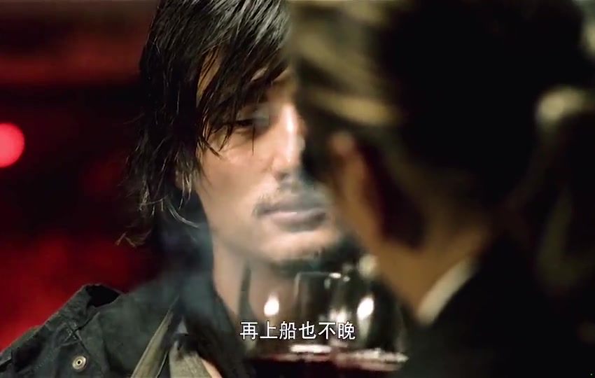 大佬黑吃黑，狠起来连自己都不放过