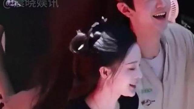 2025年《一笑随歌》剧宣摇人这一夜，友谊长存、人脉影响力，在李沁身上诠释的淋漓尽致