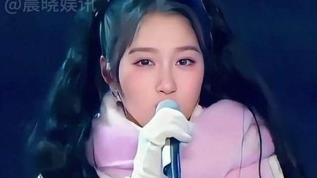 中国妇女报公开称赞孙颖莎这一夜，打破畸形审美、女性站在高处的意义，在全裹出镜央视晚会的关晓彤周笔畅等女星身上诠释的淋漓尽致