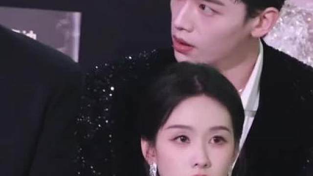 陈都灵靠一张证件照意外爆红全网，被苏有朋、饶雪漫一眼看中，顺利踏入演艺圈