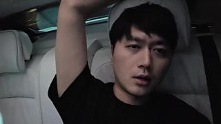 星空頂豪車內(nèi)悠閑互動