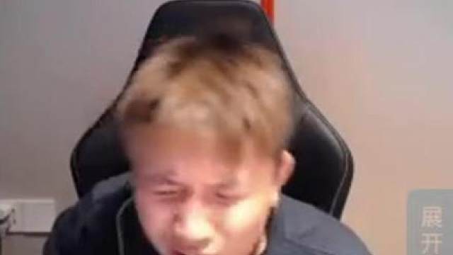 donk女朋友线下观赛助威