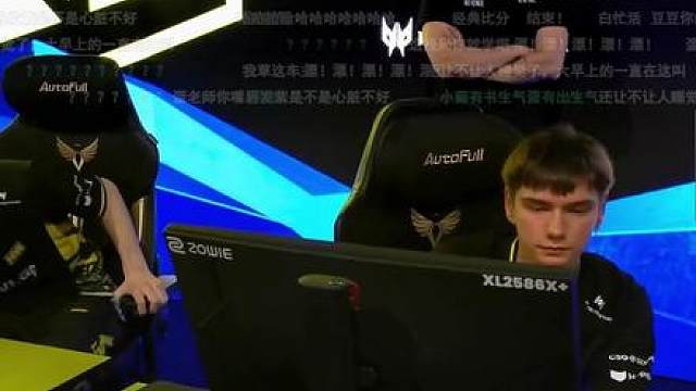 卧槽森！simple线下观赛小蜜蜂打navi
