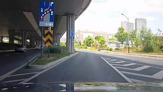 展示自動泊車尋找車位功能