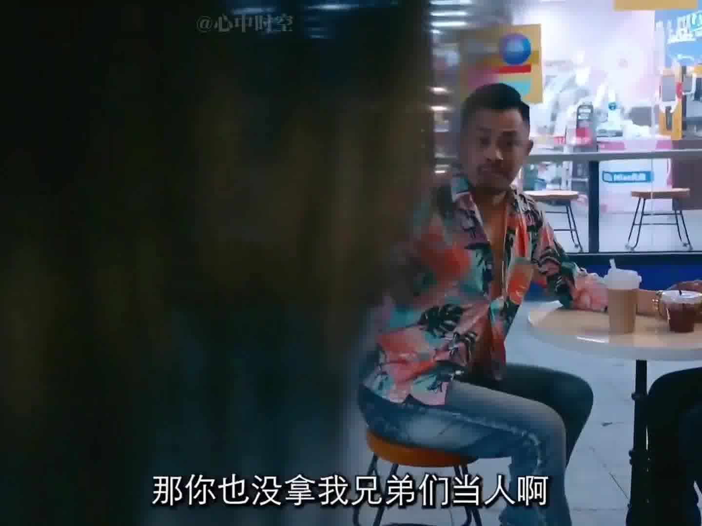 非主流杀马特是我们逝去的青春，头发虽然长但是见识也不短，勇气也很长，敢于面对！