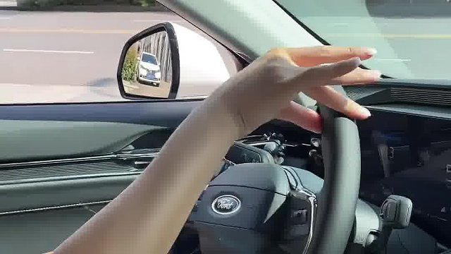 下班坐同事车回家，老公还吃醋了，直到他看到这个视频！
