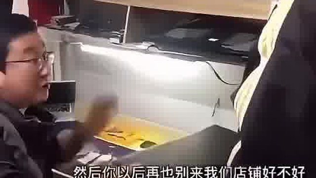 小伙电脑坏了去修电脑，看维修师傅操作简单只给10元费用