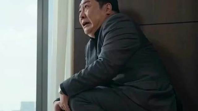 云宸背负血海深仇下山，师父让其寻找七位身负绝技、倾国倾城的美女师姐！
