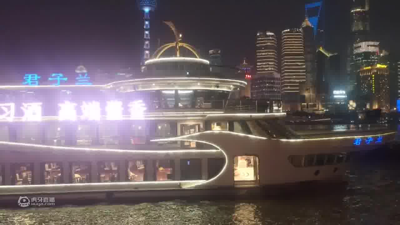 电视塔后面就是君子固穷的大楼