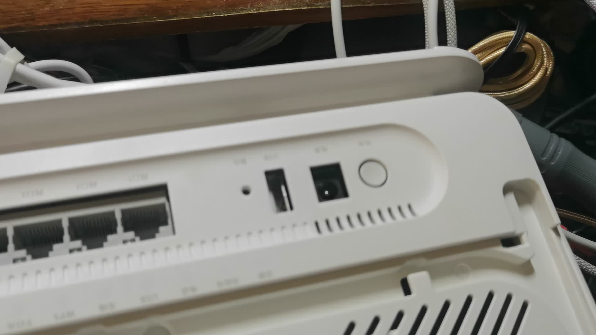 华为星光F30尊享版V173光猫拆机（SD5182H 含偷偷领先当事芯片Hi1152）1