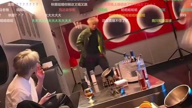 天才一出场自带笑点