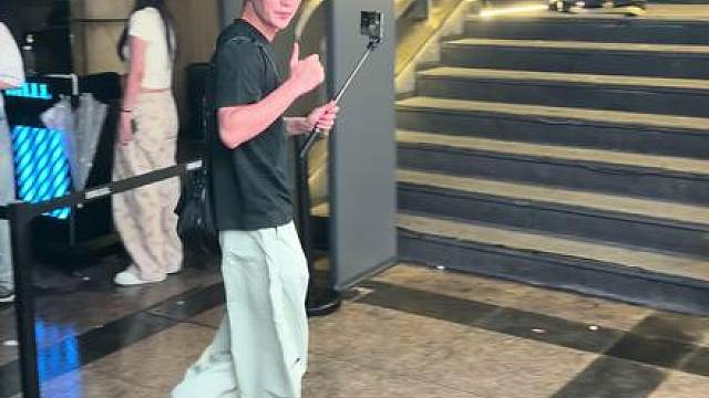 童哥和志龙带兄弟们来798过520了