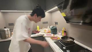 開播之際動作頻頻