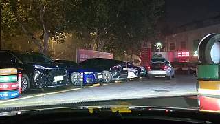 車內(nèi)頂棚變敞篷興奮展示