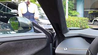 目睹8888牌照豪車驚艷亮相