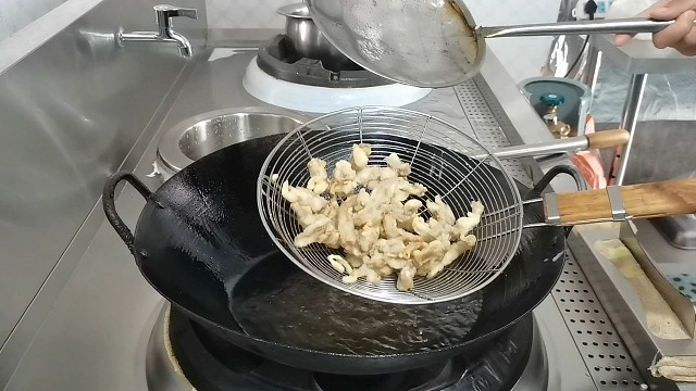 老板点名要吃老式糖醋里脊，后厨没人会做，洗碗工霸气出手