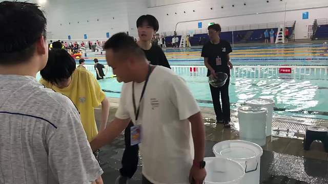 一诺泳池奋力拖船引关注