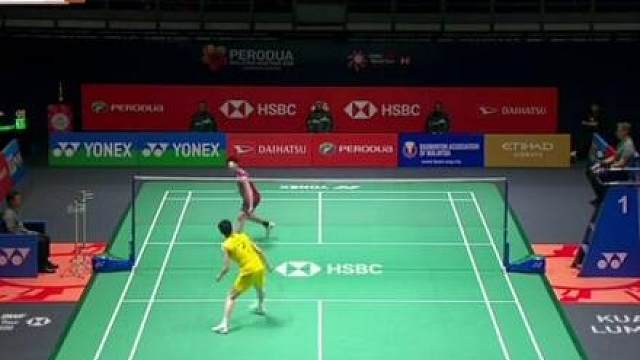夺冠！翻跟斗！恭喜李诗沣成功卫冕！2-0击败帕尼查蓬夺得2026马来西亚羽毛球大师赛男单冠军！