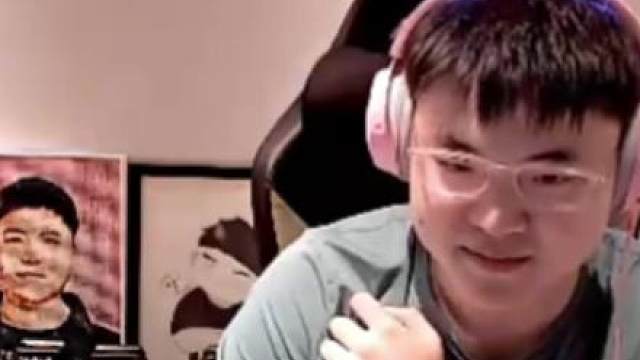 人气下降，乌兹迷茫：我只会打LOL，LOL都没人看死局了！ 乌兹迷茫了：人气下降的厉害，我只会打LOL啊！打其他游戏更没人看，LOL都没人看就是死局了！