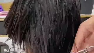 讓發(fā)型師剪了個(gè)防早戀發(fā)型，結(jié)果﹉
