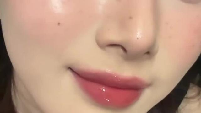 怼脸自拍缺个摄影师