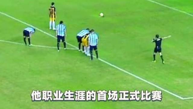 “这算是违背体育道德吗？门将为了完成防守，竟然故意拽倒了进攻球员！”
