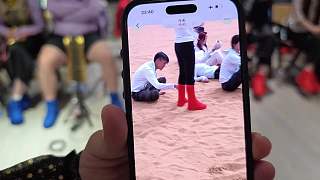 小怡被舉報吵鬧少年哥續(xù)費力挺