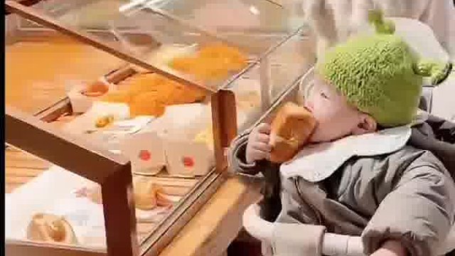 妈妈害怕旁边的也被宝宝摸过，一起买了。素质高
