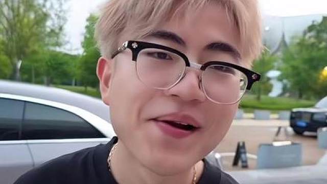想让兄弟出丑 但被他装到时