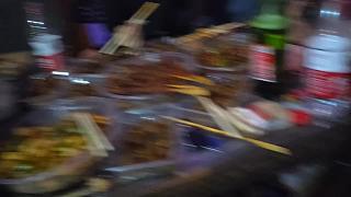 猜星座游戲承諾喝完整瓶酒