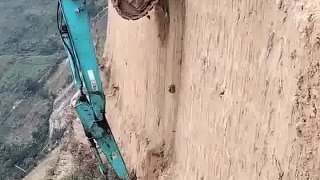 上班一條路，下班都是路
