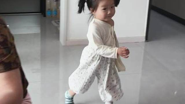 妹妹找哥哥帮忙，这比让大哥哥做五道数学题还难？
