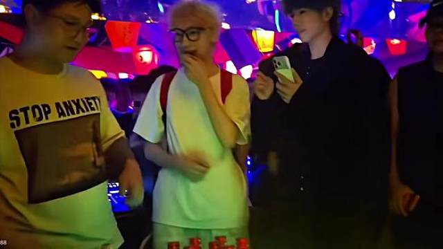 依旧酒吧的神