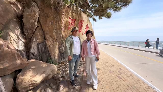 北戴河刘庄夜市小贝壳民宿每人150住宿管三餐吃海鲜可步行到老虎石海上公园！