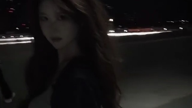 反正他都不难受，他只要自由。