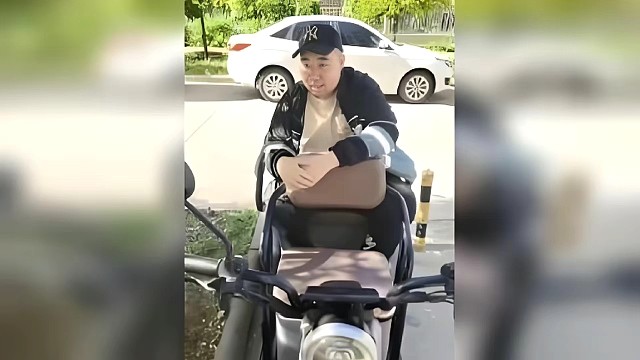 抓拍的自媒体刘博海精彩片段照片合集！
