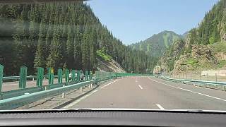 天山自駕美景驚艷直播間觀眾