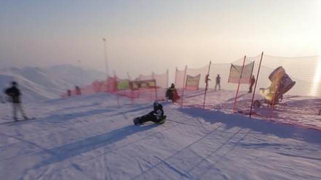 第一视角挑战全国最陡雪道