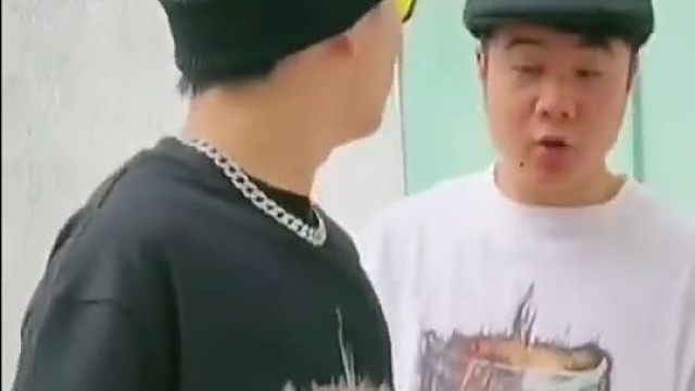 你也去银行搞钱吗？巧了我也是