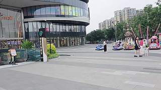 搬運(yùn)五箱物品準(zhǔn)備開播