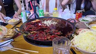 調火鍋油碟加滿香油自信沒問題