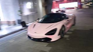 敞篷車出不去需板車?yán)? style=