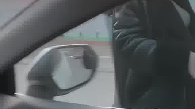 家里领导放学了，车子先打着火