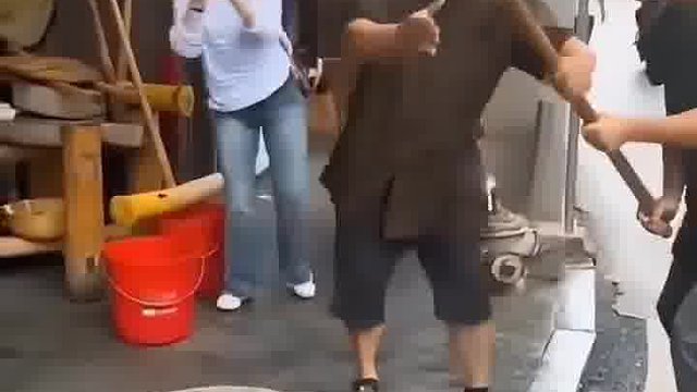 打发糕险些酿成大错，祖传的大缸差点毁了
