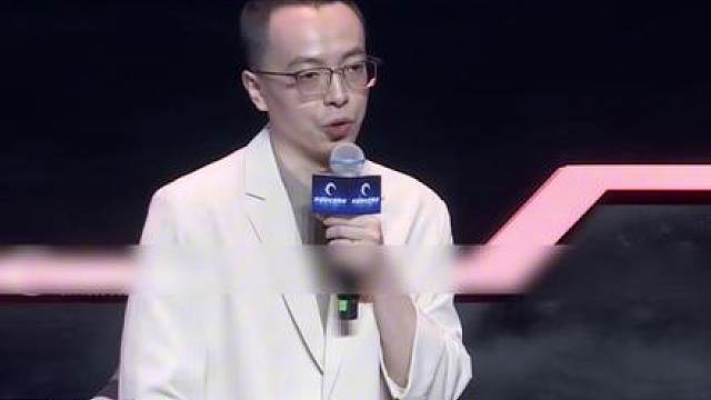 假如飞机即将失事，你会叫醒你身旁熟睡的爱人吗？