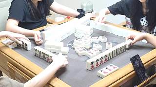 麻將碰三張五萬牌